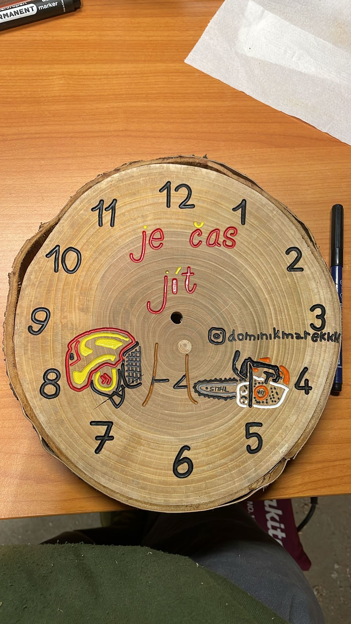 Nástěnné hodiny Dominik