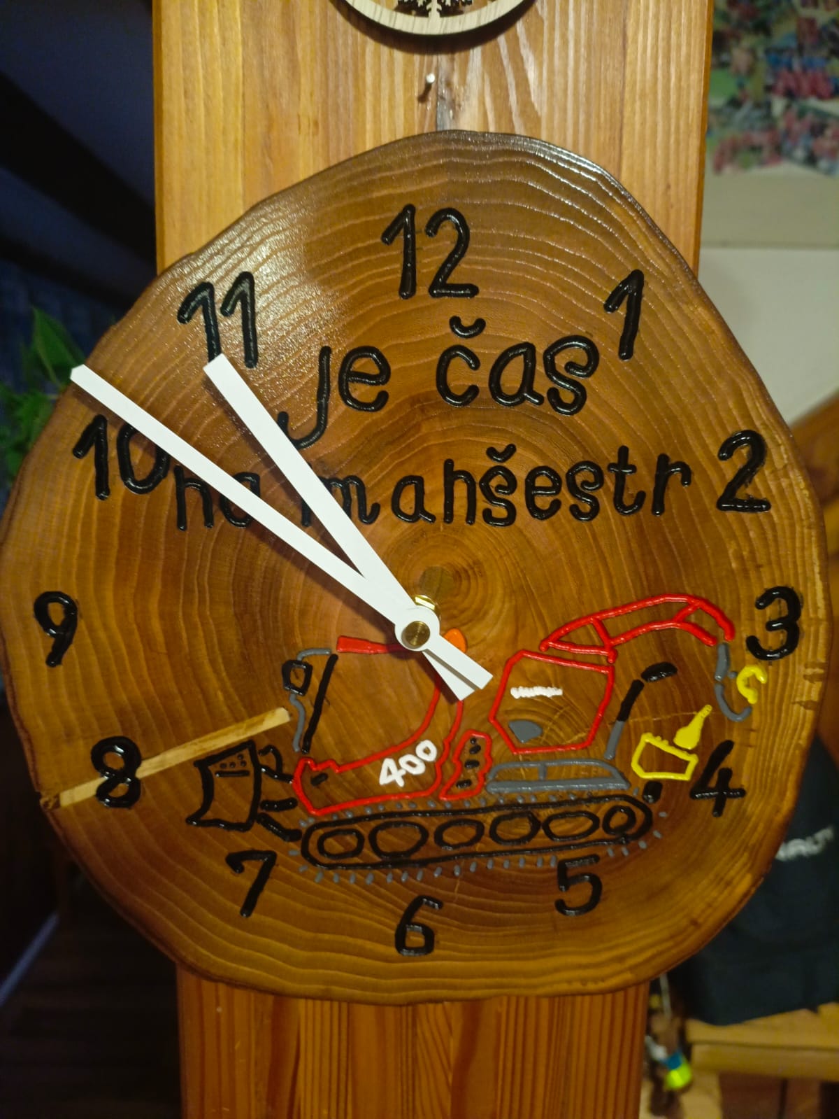Nástěnné hodiny Je čas na manšestr